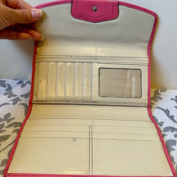 Beautiful Coach Pink & Tan Wallet - Picture 4 of 6